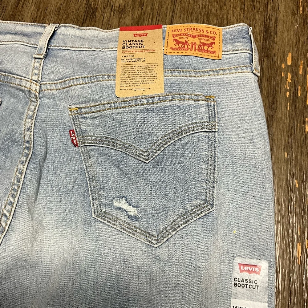 Levi's Women's Vintage Classic Bootcut Jeans 16W Med Rise NWT